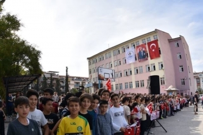 Lütfi Ege Ortaokulu fotoğraf 2