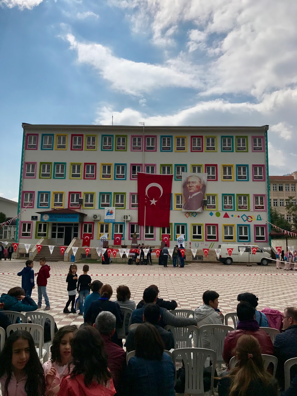 Okul Yaptırma Ve Yaşatma Derneği İlkokulu Fotoğrafları 1