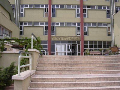 DEÜ Dev. Kon. Müzik Ve Sahne Sanatları Lisesi kampüs fotoğrafı