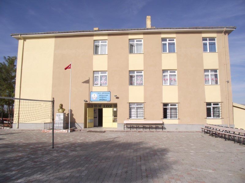 Devekovan Ortaokulu kampüs fotoğrafı