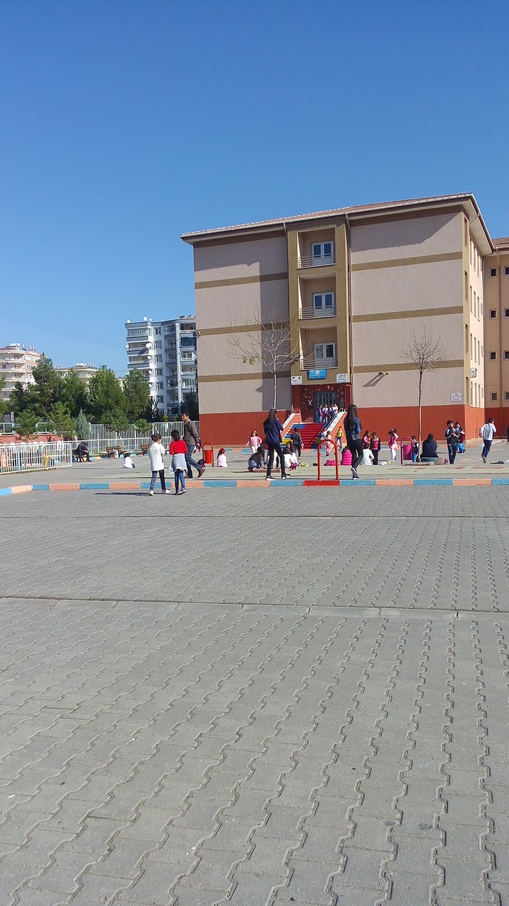 Bağlar Ali Kuşçu Ortaokulu Fotoğrafları 3