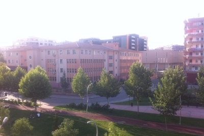 Bağlar İstanbul Büyükşehir Belediyesi Kiptaş Mesleki Ve Teknik Anadolu Lisesi fotoğraf 1