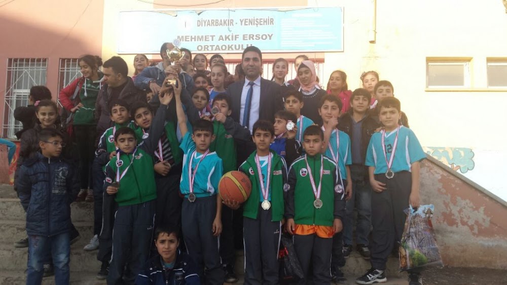 Kayapınar Mehmet Akif Ersoy Anadolu İmam Hatip Lisesi Fotoğrafları 6