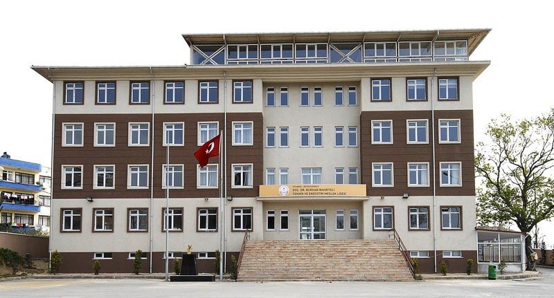 Doç. Dr. Burhan Bahriyeli TEML kampüs fotoğrafı