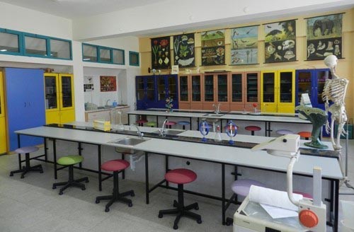 Dokuz Eylül Üniversitesi Özel 75.Yıl Ortaokulu kampüs fotoğrafı