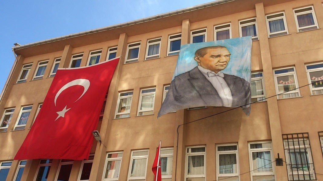 Emine Seviye Divrik İlkokulu kampüs fotoğrafı