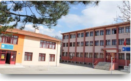 Emniyetçiler İlkokulu kampüs fotoğrafı