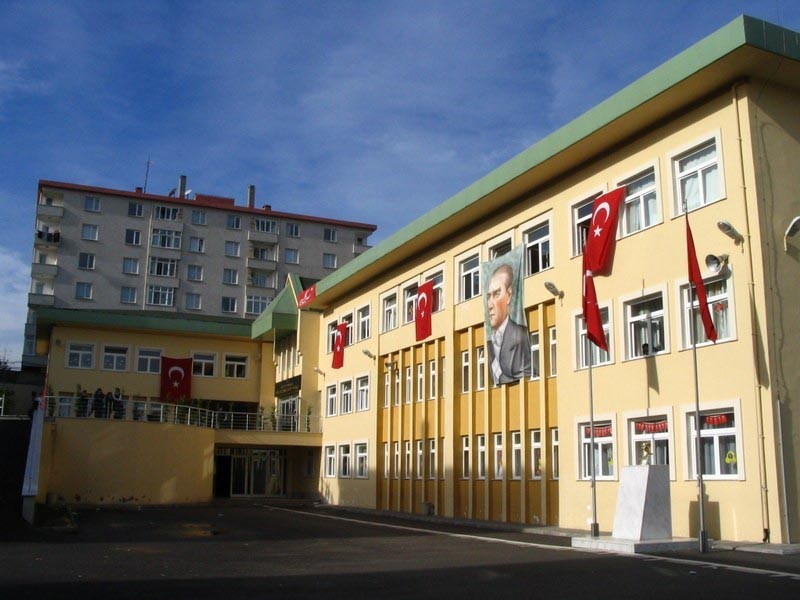 Emrullah Turanlı Ortaokulu kampüs fotoğrafı