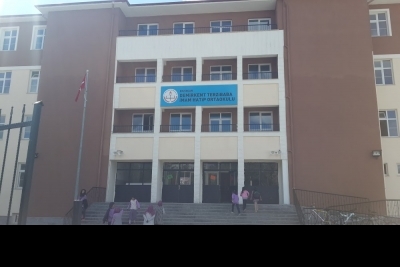 Otlukbeli İmam Hatip Ortaokulu fotoğraf 4