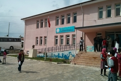 Yalnızbağ Ortaokulu fotoğraf 1