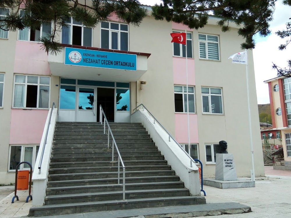 Nezahat Çeçen Ortaokulu kampüs fotoğrafı
