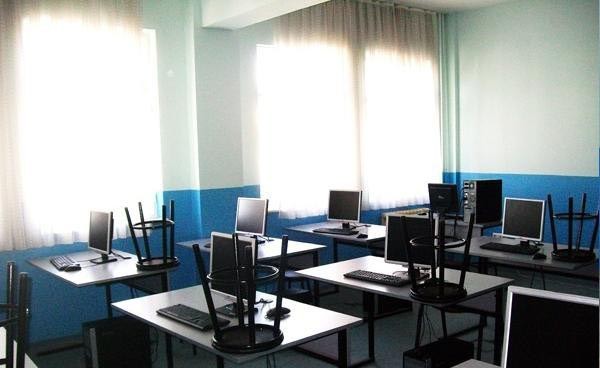 İbb Prof Dr Sebahattin Zaim Ortaokulu kampüs fotoğrafı