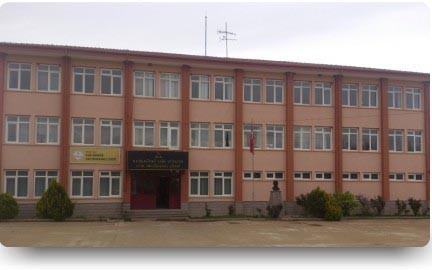 Faik Güngör Çok Programlı Lisesi kampüs fotoğrafı