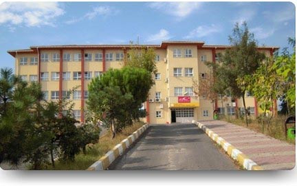 Fatin Rüştü Zorlu Anadolu Lisesi kampüs fotoğrafı