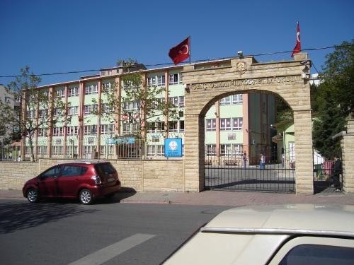Hasan Tahsin İlkokulu kampüs fotoğrafı