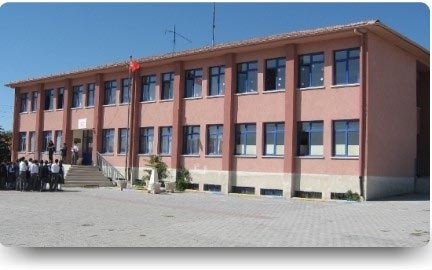 Güneyce Ortaokulu kampüs fotoğrafı