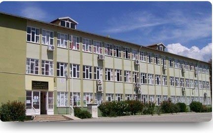 Hacıkadiroğlu Ortaokulu kampüs fotoğrafı
