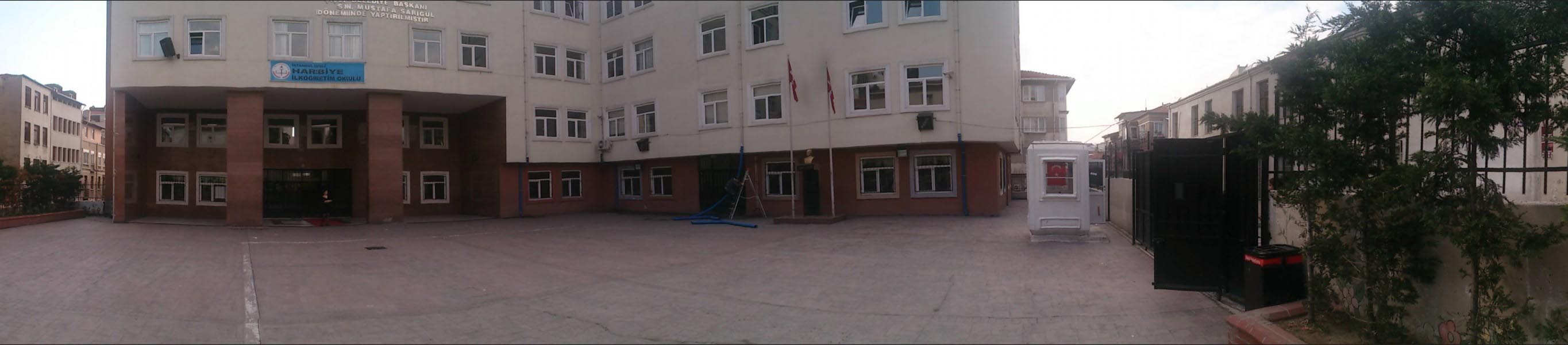 Harbiye Ortaokulu kampüs fotoğrafı