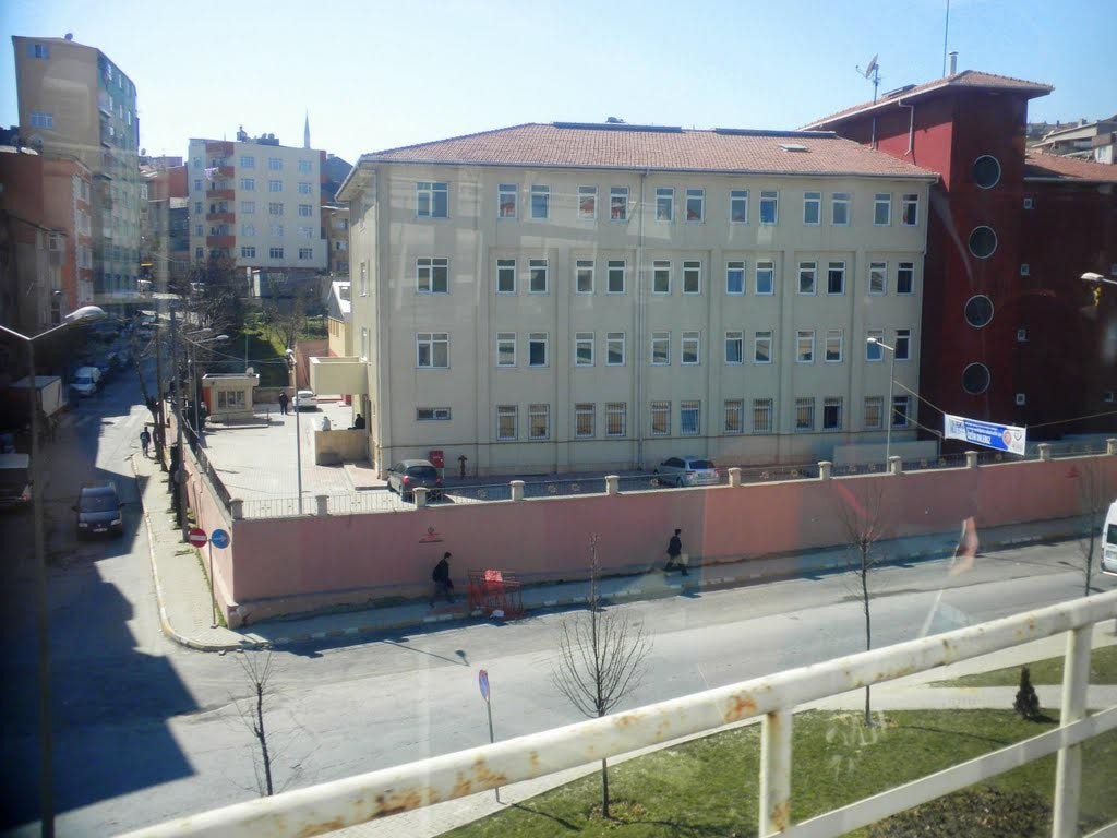 İbrahim Turhan Anadolu Lisesi kampüs fotoğrafı