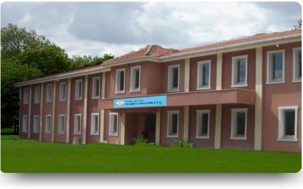 Aydınoğulları Ortaokulu kampüs fotoğrafı