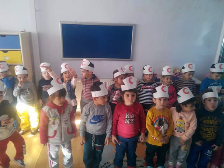 Özel Renkli Uçurtma Anaokulu Fotoğrafları 4