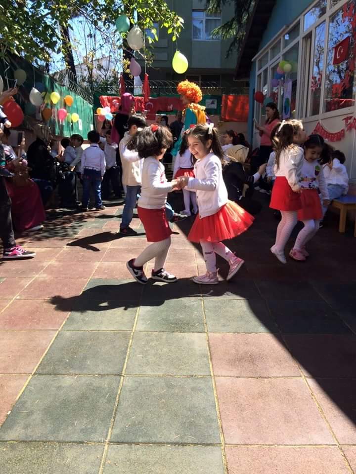 Özel Renkli Uçurtma Anaokulu Fotoğrafları 3