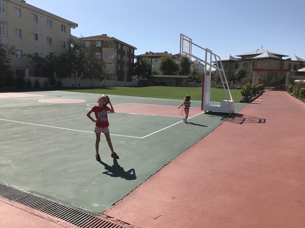 Özel Bahçeşehir Koleji Dragos Ortaokulu fotoğraf 1