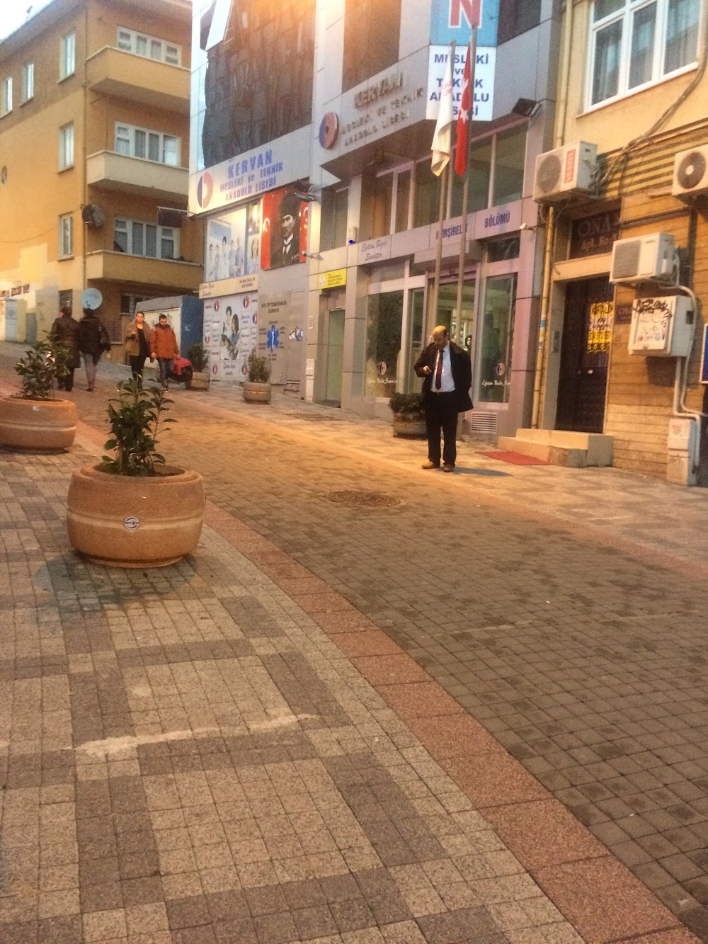 Özel Kervan Kadıköy Anadolu Sağlık Meslek Lisesi Fotoğrafları 1