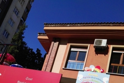 Özel Renkli Kalpler Gündüz Bakımevi fotoğraf 2