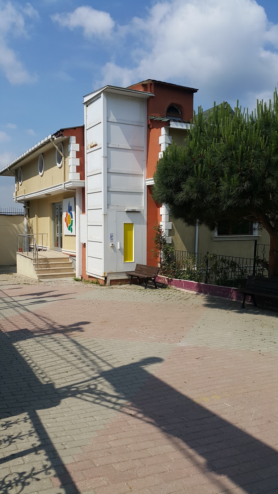 Özel İlgi Okulları Sarıyer Kampüsü İlkokulu fotoğraf 1