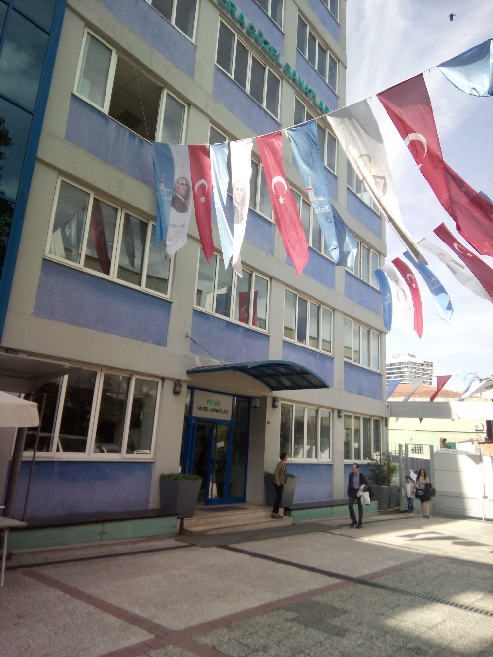 Özel Pera Güzel Sanatlar Lisesi fotoğraf 3