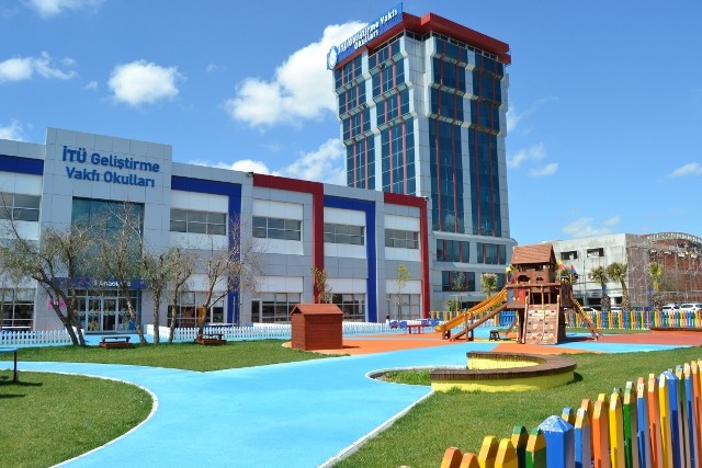 İTÜ Geliştirme Vakfı Okulları Özel İzmir İlkokulu kampüs fotoğrafı