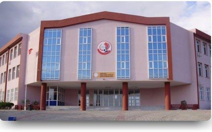 İzmir Cengiz Aytmatov Sosyal Bilimler Lisesi kampüs fotoğrafı