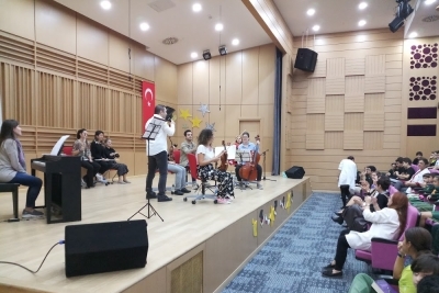 Özel İzmir Mavişehir Doğa Koleji Ortaokulu fotoğraf 1
