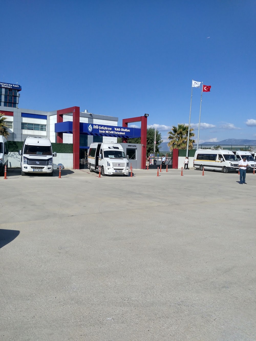 İTÜ Geliştirme Vakfı Okulları Özel İzmir İlkokulu fotoğraf 2