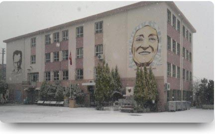 Kadifekale Zübeyde Hanım İlkokulu kampüs fotoğrafı