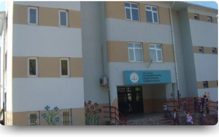 Kavaklıdere Saliha Hüseyin Özyavuz İlkokulu kampüs fotoğrafı