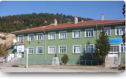 Kestel Alantur Ayhan Şahenk Ortaokulu kampüs fotoğrafı