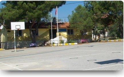 Kırıklar İlkokulu kampüs fotoğrafı