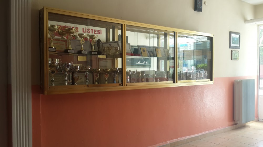 Sındırgı Gölcük Ortaokulu Fotoğrafları 1