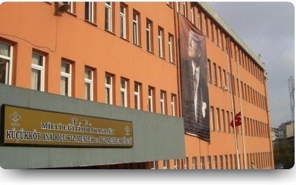 Küçükköy Mesleki Ve Teknik Anadolu Lisesi kampüs fotoğrafı