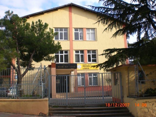 Küçükyalı Rezan Has Anadolu Lisesi kampüs fotoğrafı