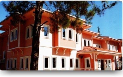 Şeref Ülker İlkokulu kampüs fotoğrafı