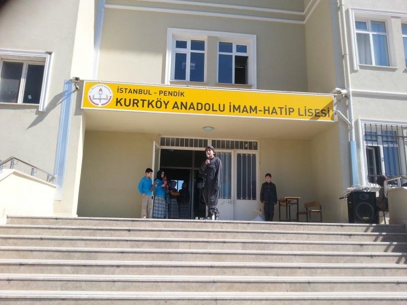 Kurtköy Anadolu İmam Hatip Lisesi kampüs fotoğrafı