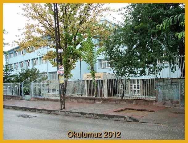 Kurtuluş Anadolu Lisesi kampüs fotoğrafı