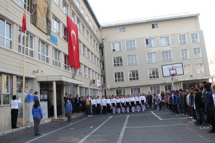 Şişli Kurtuluş Ortaokulu kampüs fotoğrafı