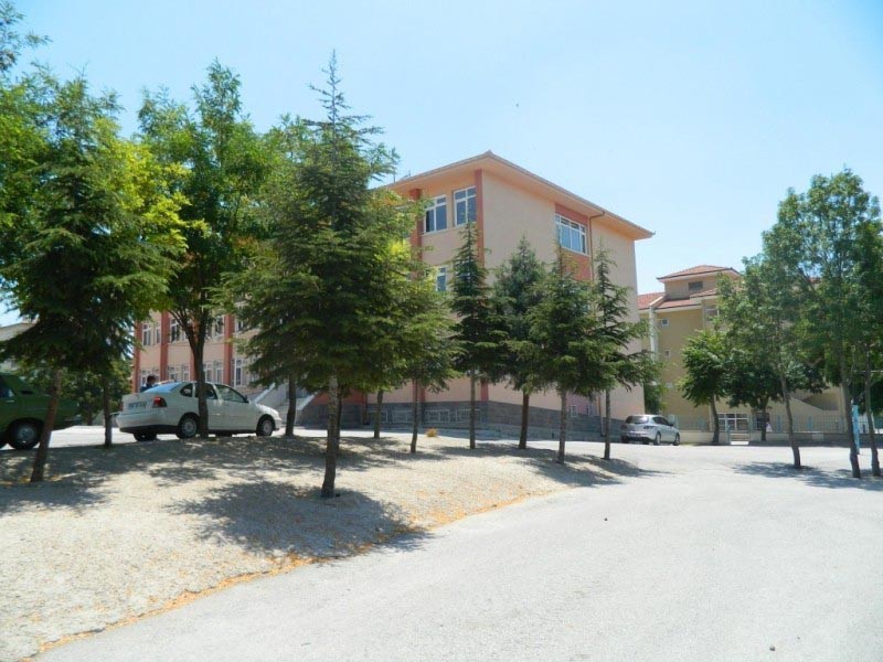 Melikşah İlkokulu kampüs fotoğrafı