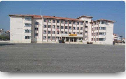 Menderes İmam Hatip Ortaokulu kampüs fotoğrafı