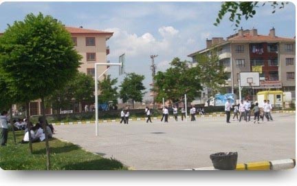 Milli Eğitim Bakanı Ali Naili Erdem Anadolu Lisesi kampüs fotoğrafı
