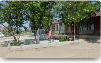 Mustafacık İlkokulu kampüs fotoğrafı
